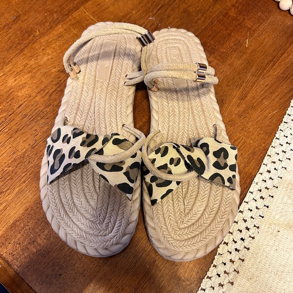 Leopard Sandals - Picture 3 of 3